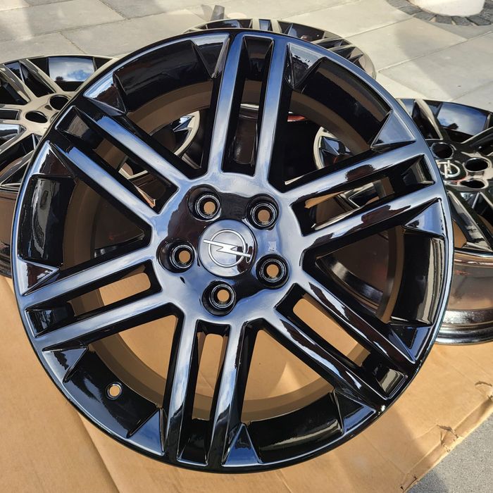 Felgi aluminiowe OPEL 17 cali 5x110 czarne GM 13183227