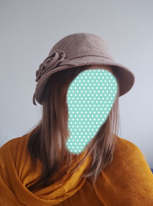 Зимовий капелюшок жіночій