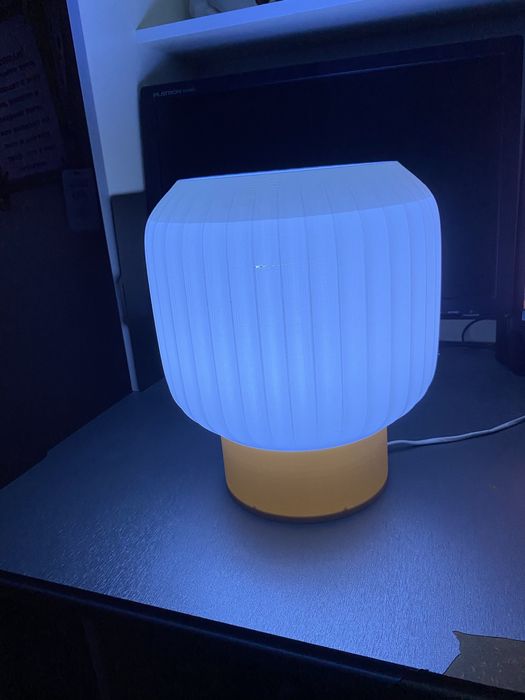 Лампа з зміною кольору