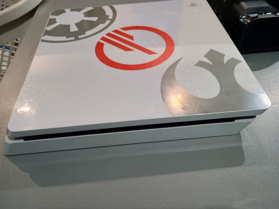 Konsola ps4 star wars