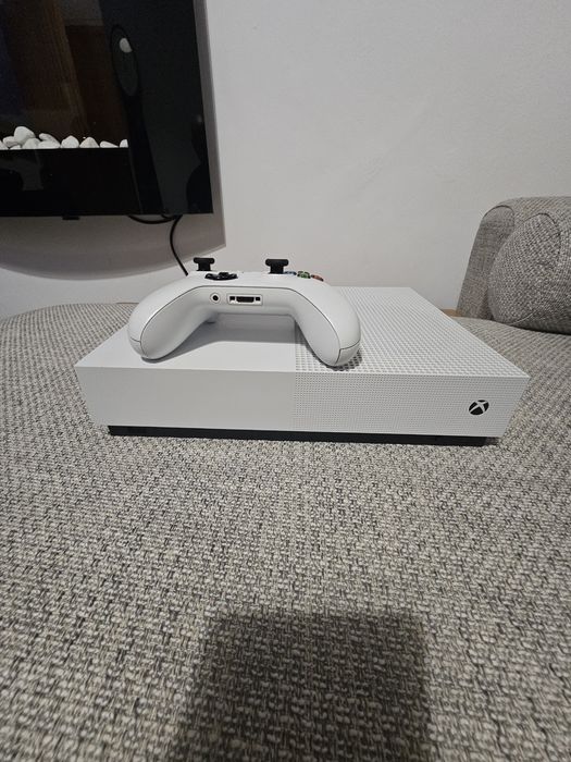Xbox one s all digital 1 tb como nova