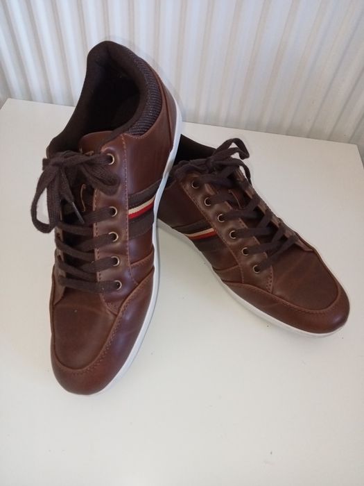 Buty męskie sportowe firmy SOVIET jak nowe.