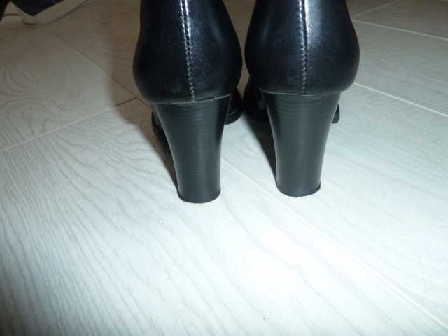 Кожаные сапоги, р 40, стелька 26 см, внутри флисовая подкладка