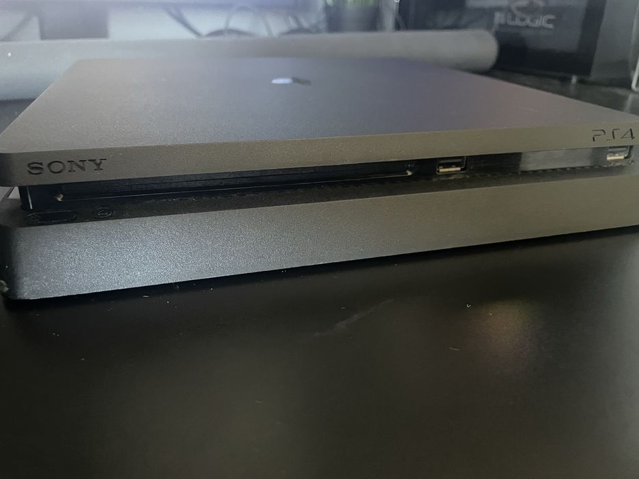 Konsola Playstation 4