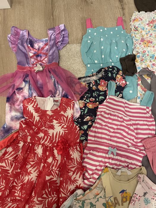 Zestaw ubranek dla dziewczynki 98