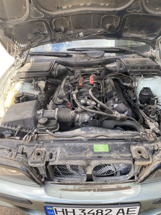 BMW e39 535i.