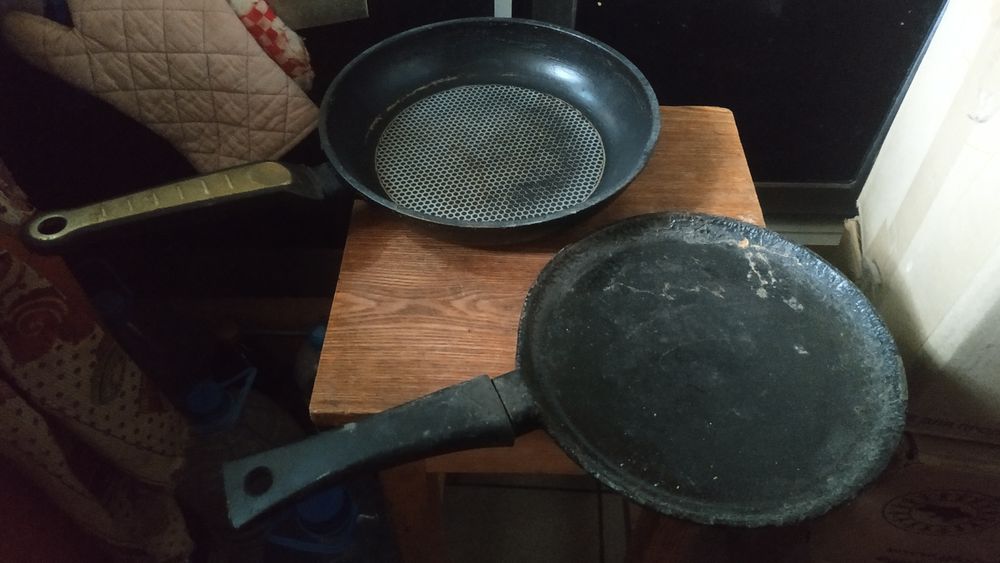 Сковородки и формочки разные