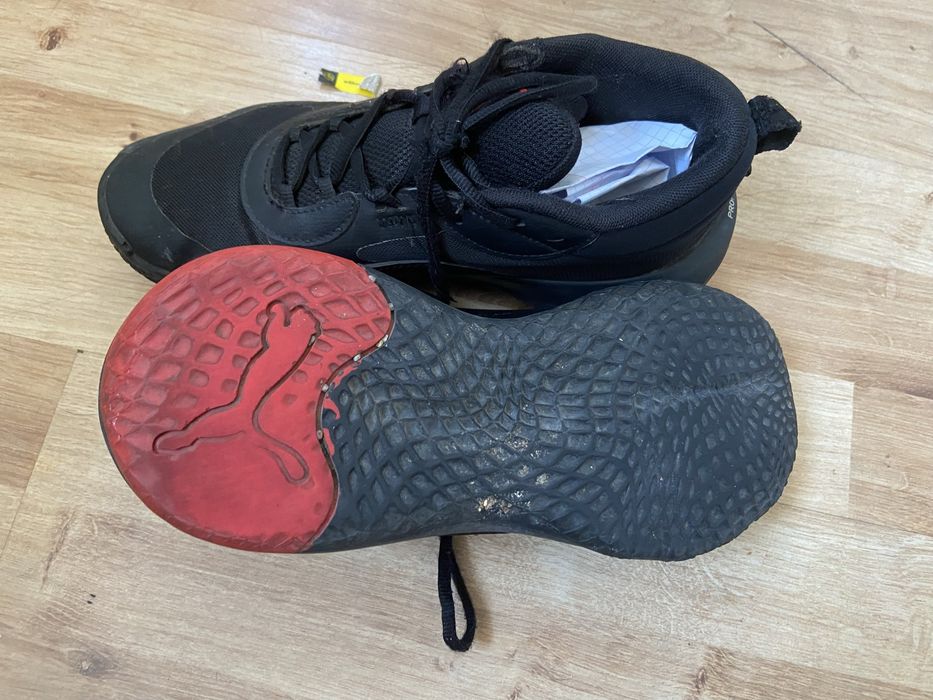 Puma czarne buty sportowe sneakersy z czerwonym logo