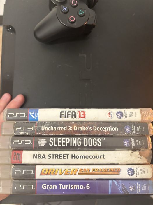 PS3 + pad przewodowy i gry