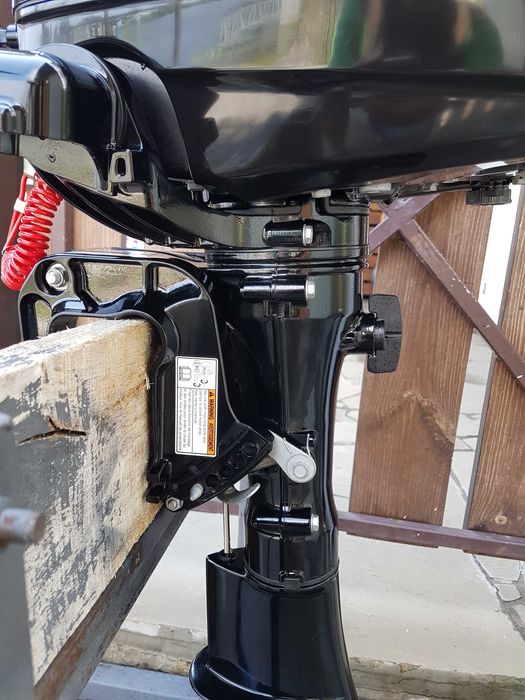 Лодочный мотор Suzuki DF6л.с. 4т 2018г.