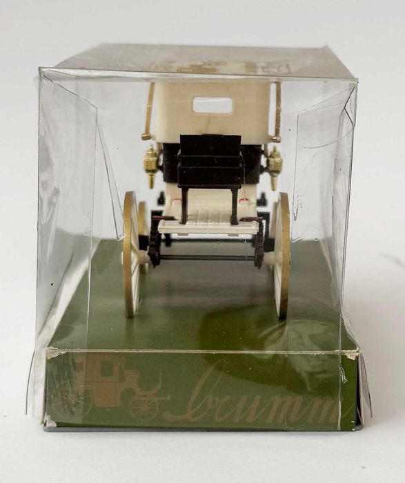 Brumm 1850 Spyder Horse Drawn Carriage (White) #07. Completo e em excelente estado geral.