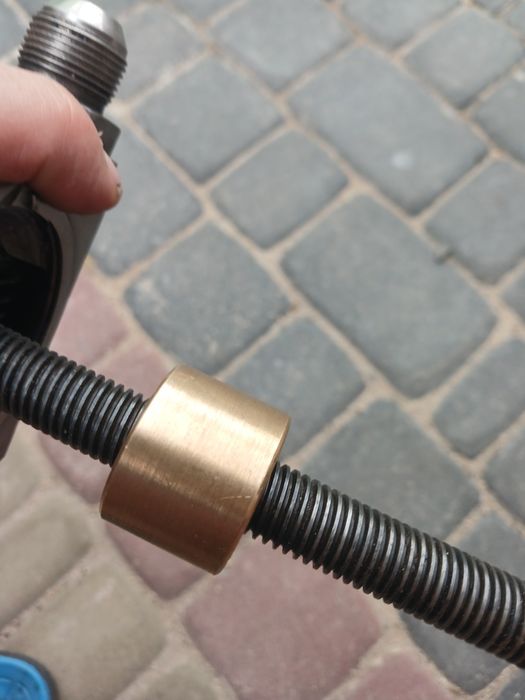 Продам вінт двозахідний