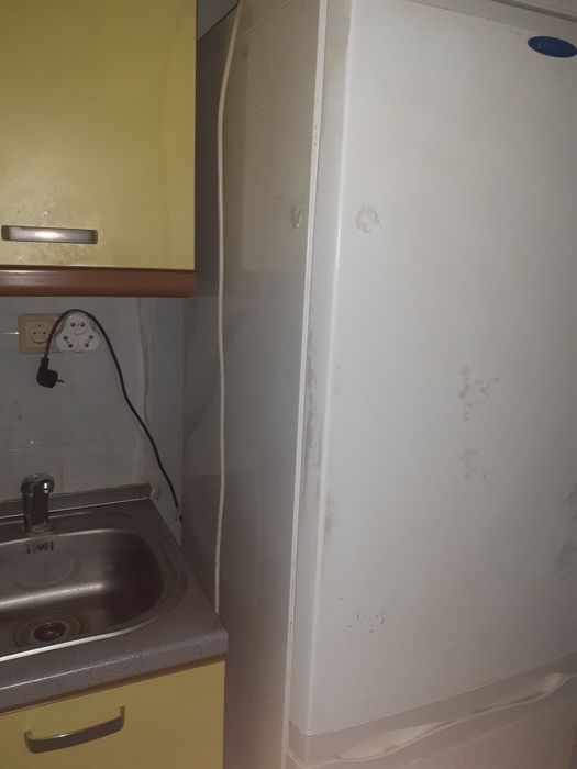 Продається італійський холодильник з морозильною камерою Ardo в ідеаль