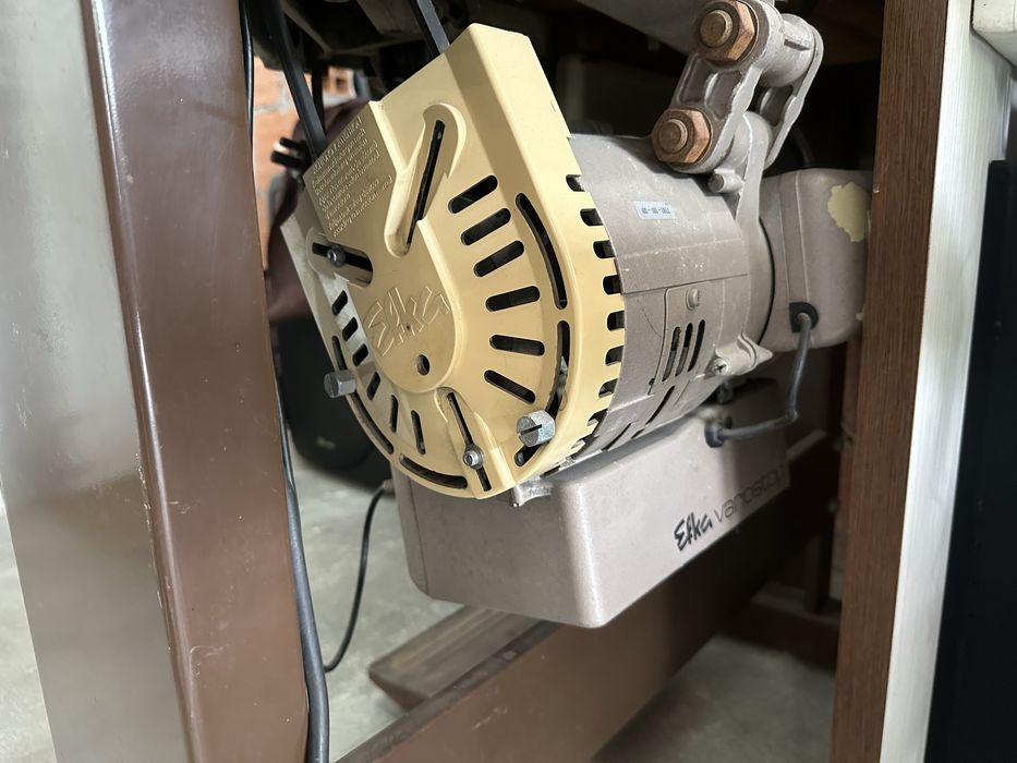 Maquina de costura PFAFF 461