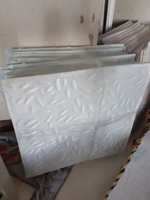 Продам плитку для потолка бу