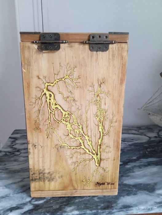 Caixa rústica/ dispensador de vinho436854586921472002