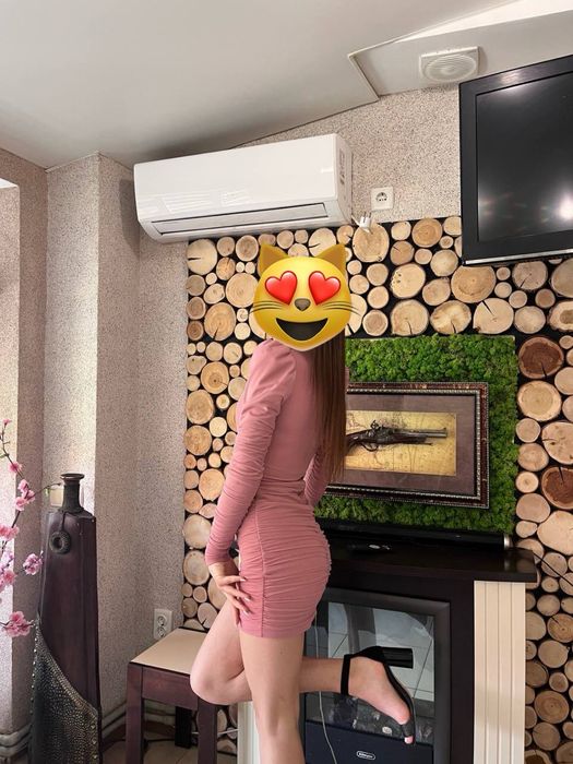 Приваблива святкова сукня