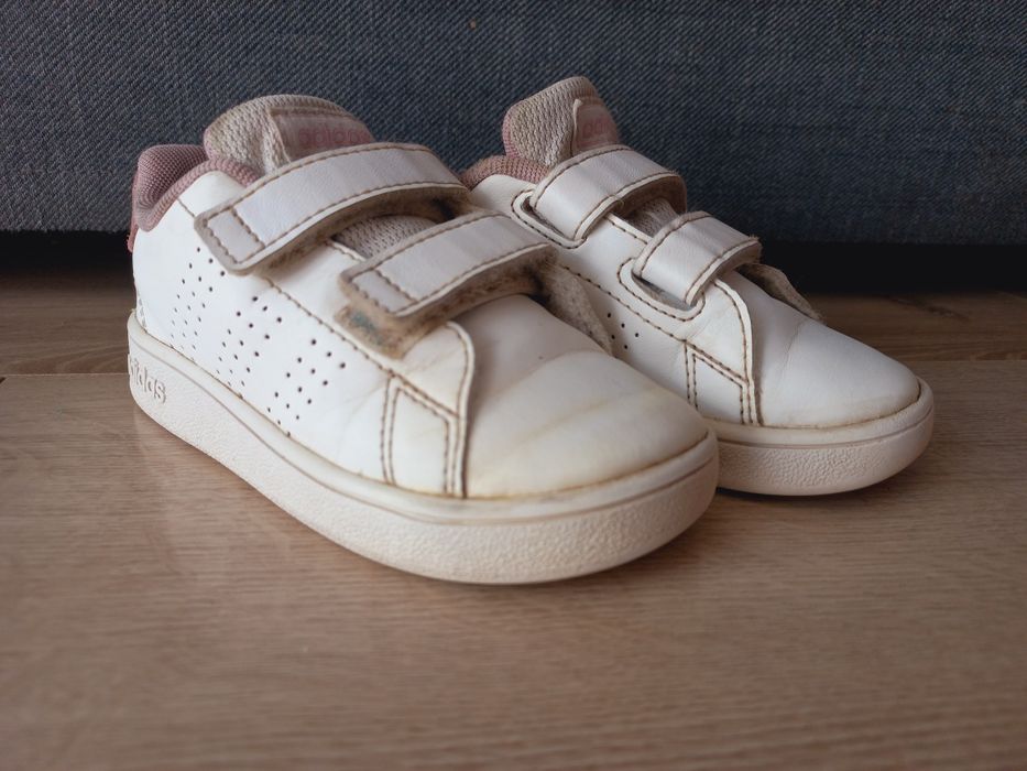 Adidasy dziecięce r. 23. (Nr 1)
