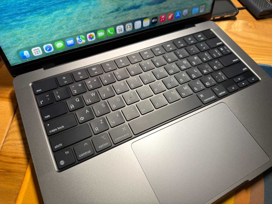 Macbook 14 Pro M1 pro 10 CPU / 16 GPU/ 16 GB / 1 TB