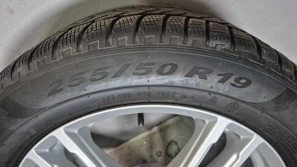 2 Pneus Pirelli Scorpion Winter 255/50 R19 103T Seal Inside AO VW Audi como novos DOT 50/23