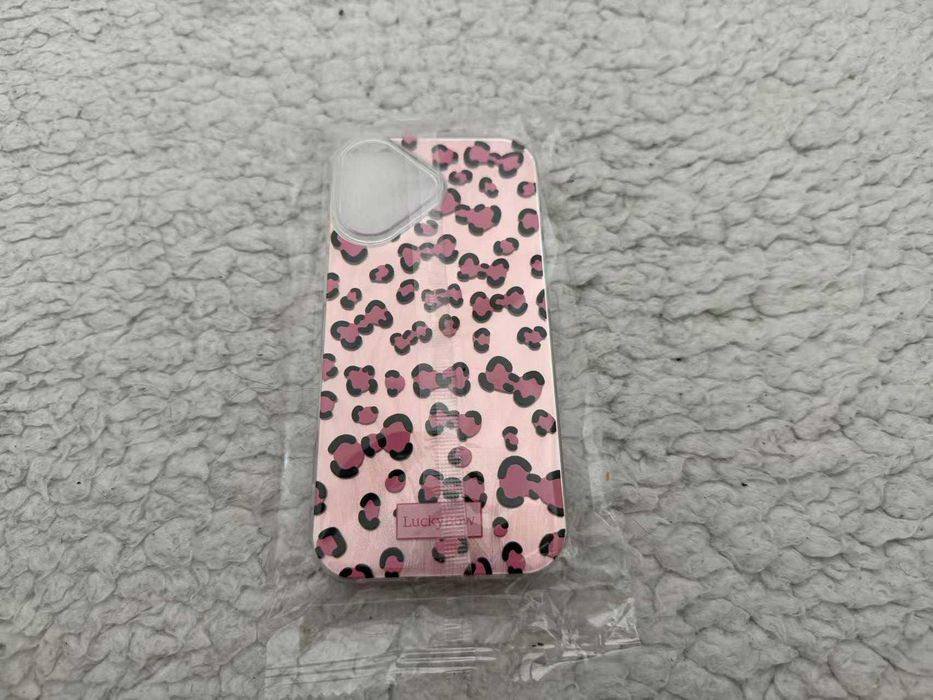 Capas moles e duras para iPhone17 de cores e designs variados