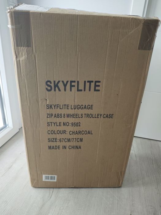 Mala Rígida Skyflite 77cms Nova