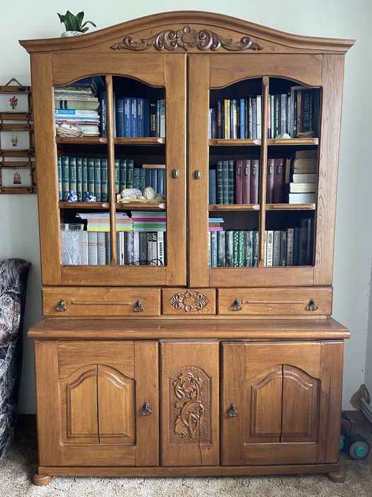 Сервант з натурального дубу