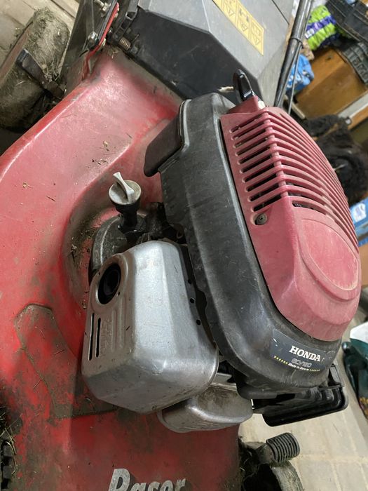 Газонокосарка бензинова