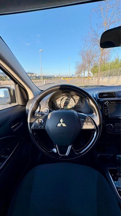 Mitsubishi preto Space Star caixa automatica connect edition