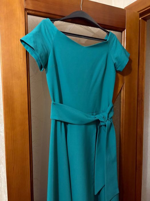 Б/У плаття,одягалися 1-2 рази