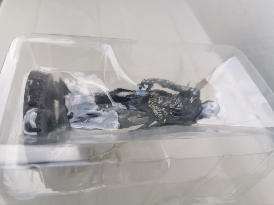 Figura Corvus Glaive