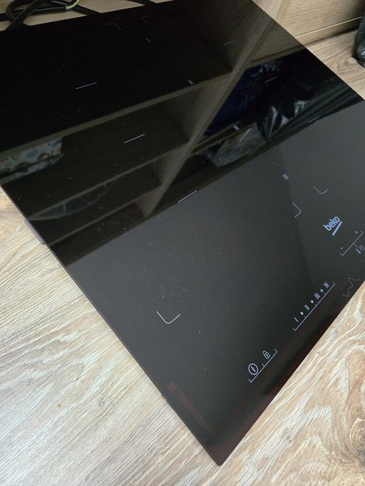 Kuchnia indukcyjna BEKO HII68600PTX