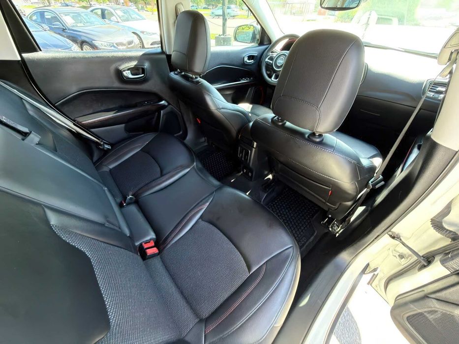 Jeep Compass      2021