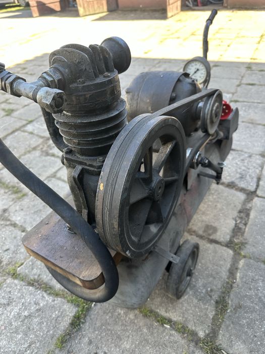 Kompresor  sila wolnoobrotowy  80 L