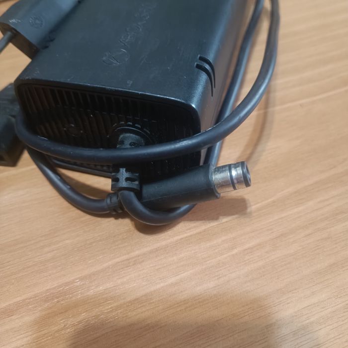 Продам блок питания для xbox 360 E