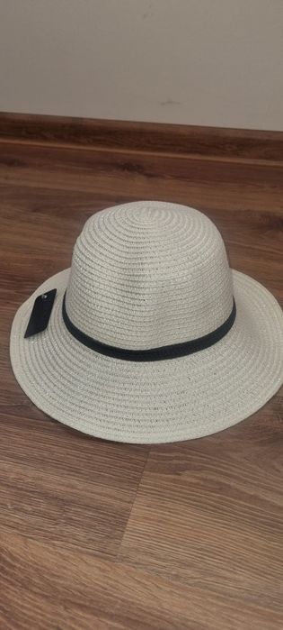 Stylowy kapelusz na lato-  ciekawy Ecru