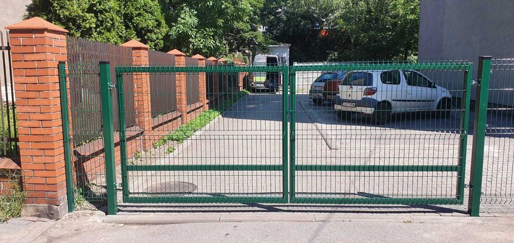 PANEL 153x250 cm Fi 4 + słupek + obejmy + akcesoria