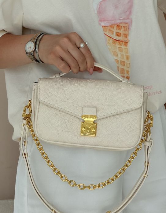 Сумка Louis Vuitton Pochette Metis East West
Monogram