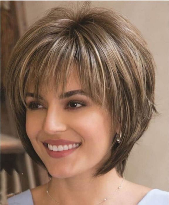 Krótka Kręcona Peruka Pixie Brąz Z Blond Pasemkami