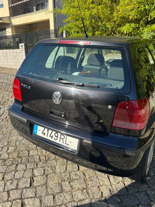 Polo 2001 1.0  com detalhes a fazer chama que da negocio