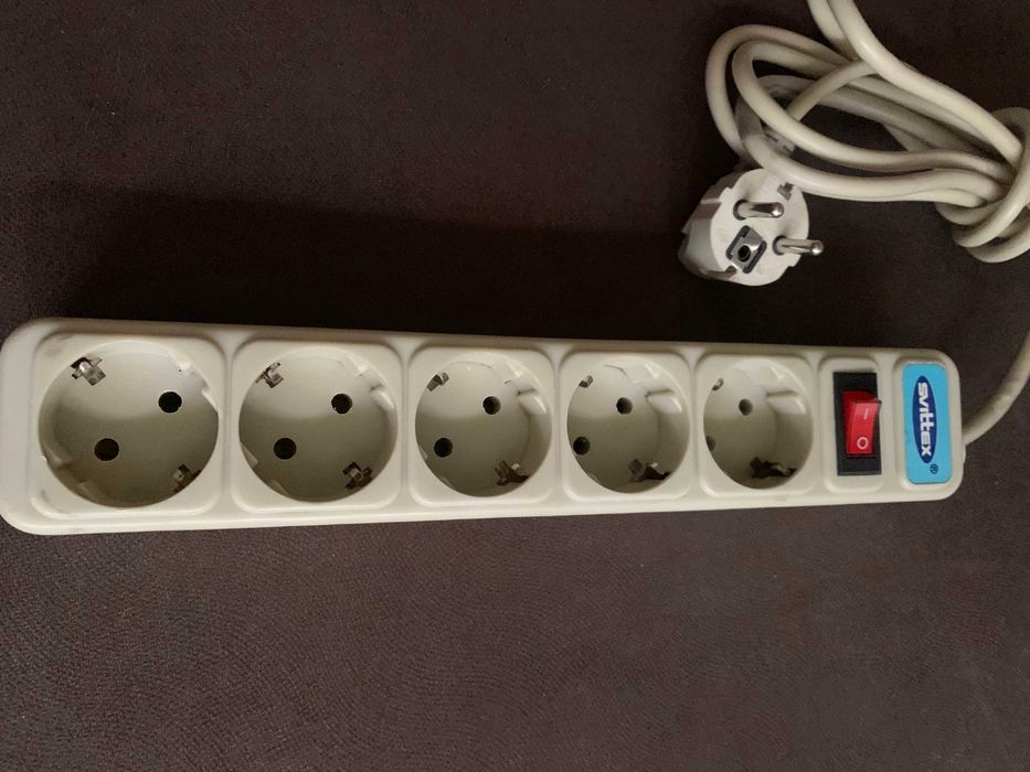 Сетевой удлинитель Svittex. Пять розеток – евро. Световая индикация.