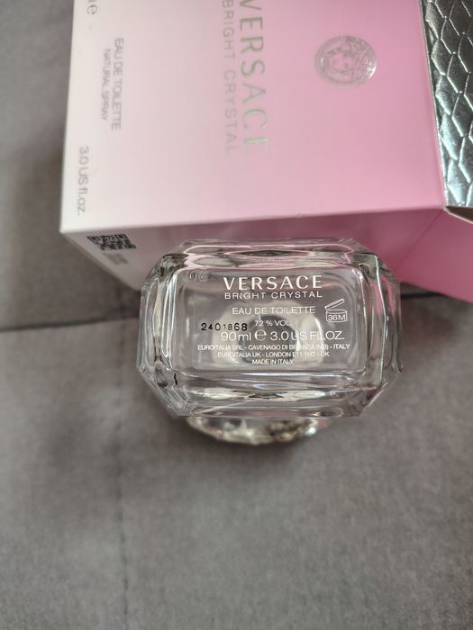 Pusta butelka po perfumach Versace