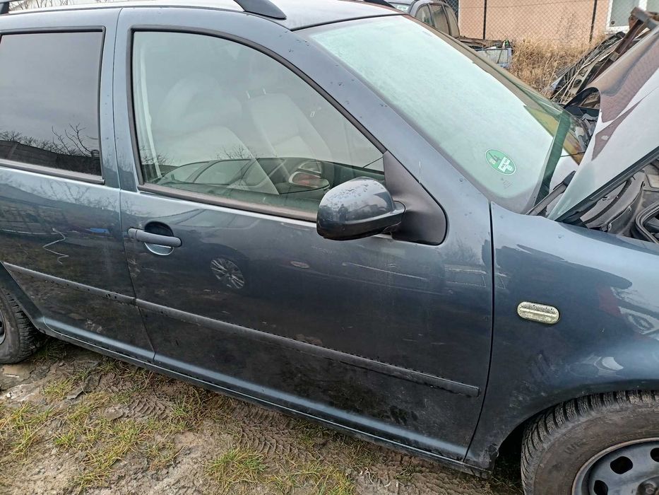 vw golf 4 bora wersja 5 drzwi LC7V
