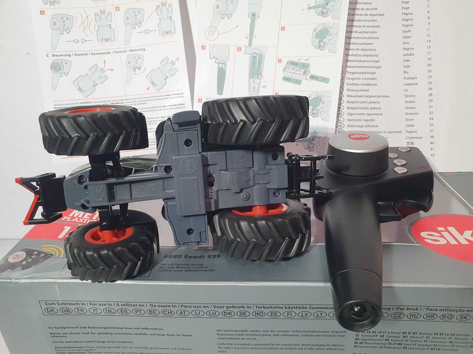 SIKU 6880 ciagnik RC sterowany pilotem traktor skala 1/32 nowy Fendt