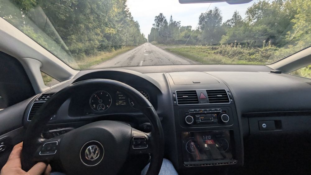 Volkswagen Touran 1.6tdi 7 місний