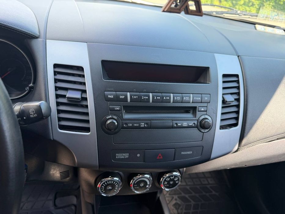 Mitsubishi Outlander XL 2012 року