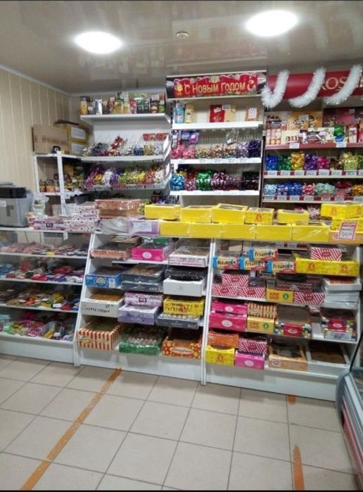 Продам комерційне приміщення 37 м.кв в центрі Петрово