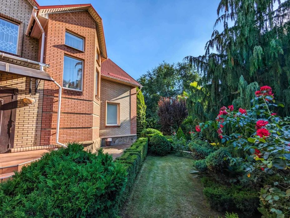 Продажа 2-х эт. дома на НАБЕРЕЖНОЙ, цена снижена на 50%, торг возможен