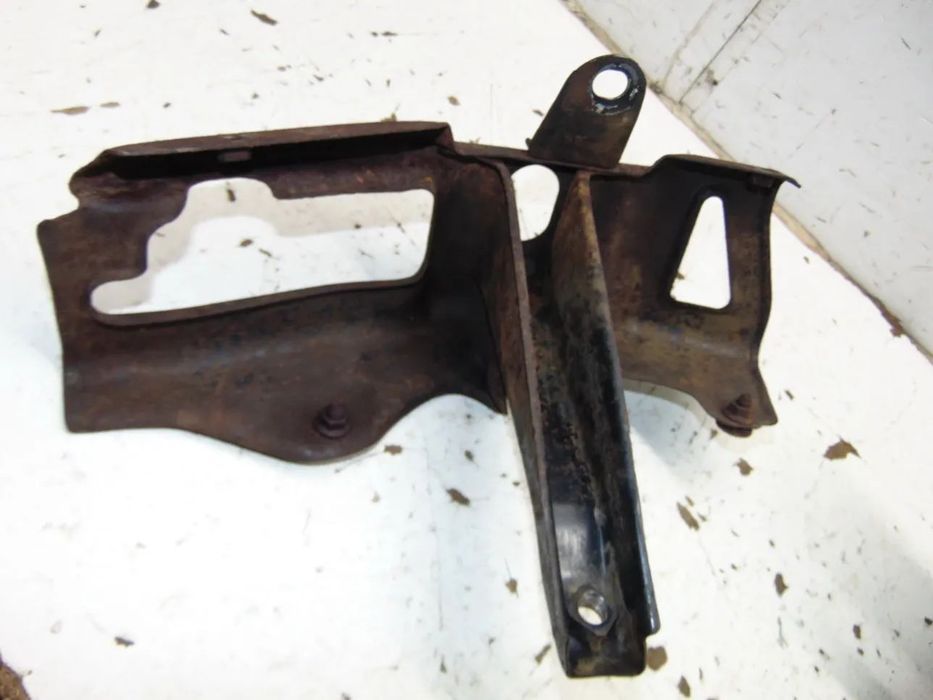 Toyota Starlet EP70 suportes para-choques