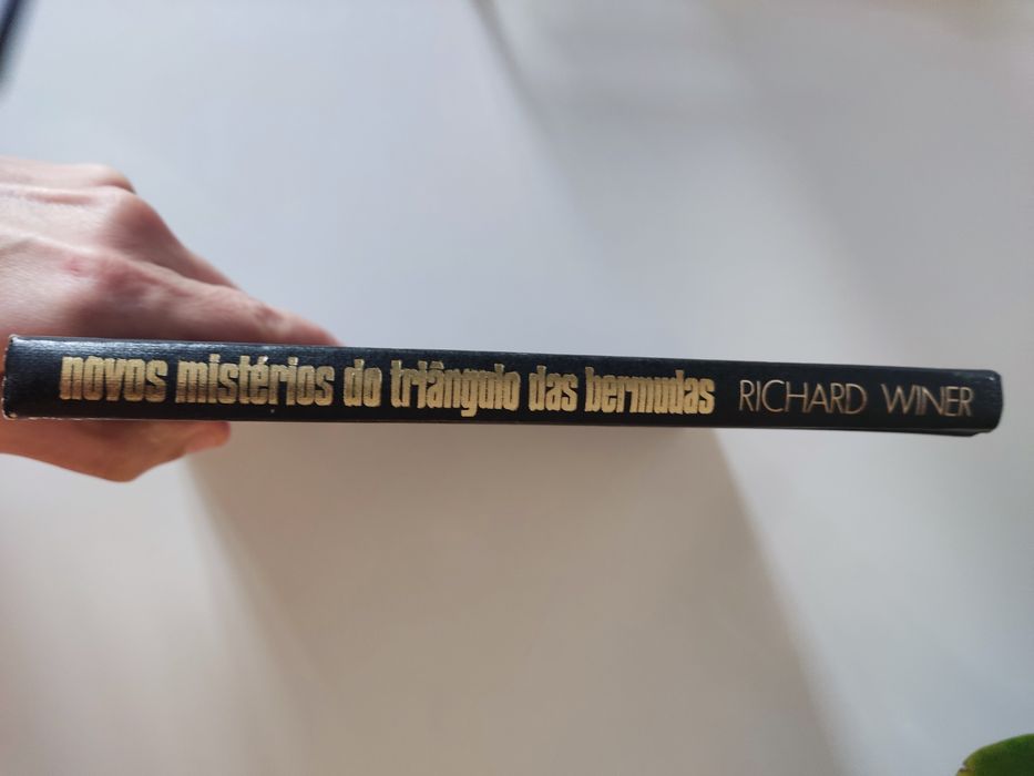Livro Novos mistérios do triângulo das bermudas de Richard Winer